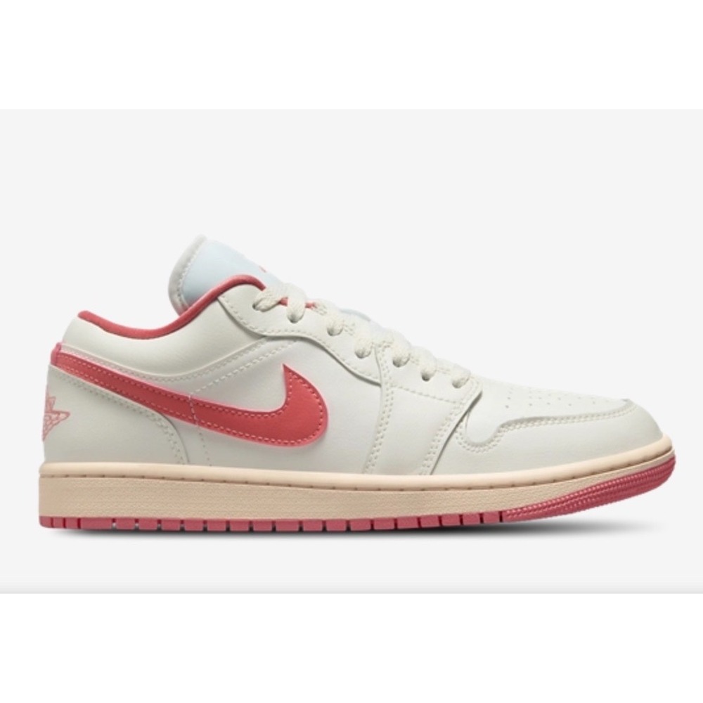 Nike Women's Low-Top Sneakers in White and Pink Coral